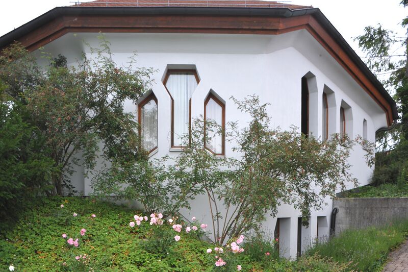 ملف:Ruettihubelbad, Eurythmiesaal 01 09.jpg