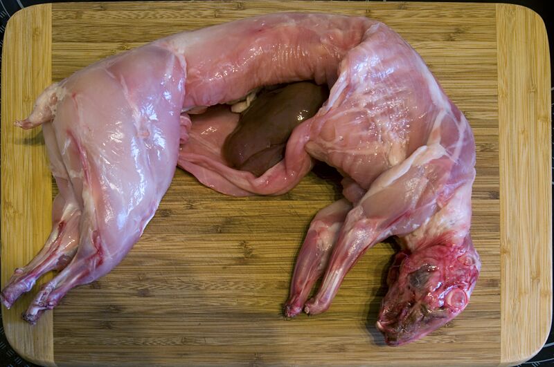 ملف:Slaughtered rabbit 2.jpg