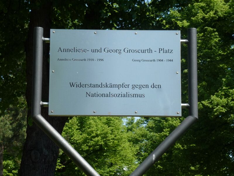 ملف:Westend Anneliese-und-Georg-Groscurth-Platz.JPG