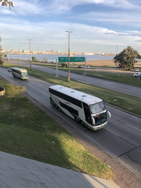 ملف:Accesos - Montevideo.jpg