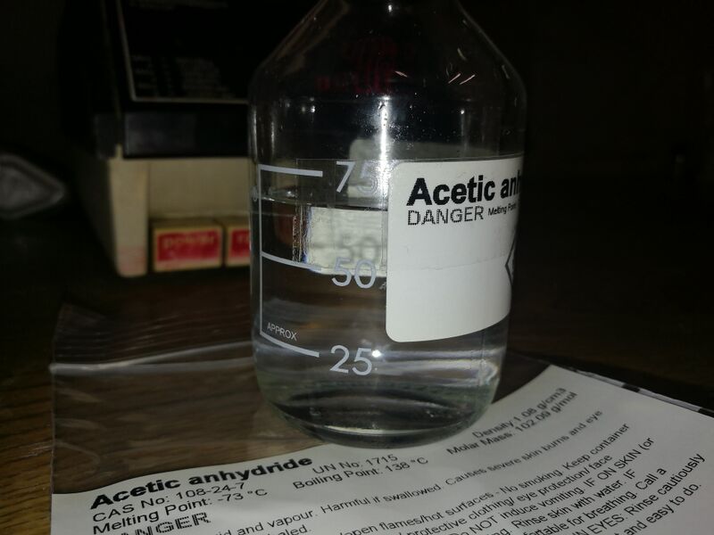 ملف:Acetic anhydride.jpg