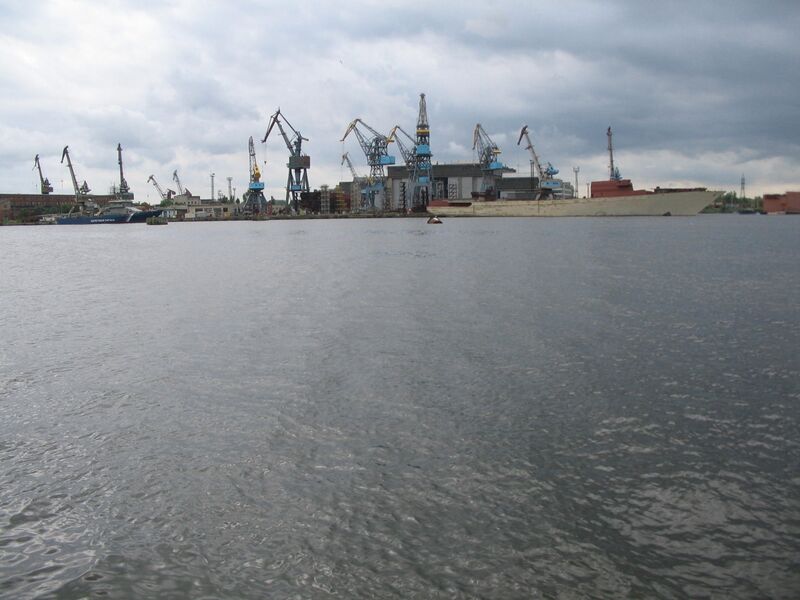 ملف:Судостроительный завод Янтарь.JPG