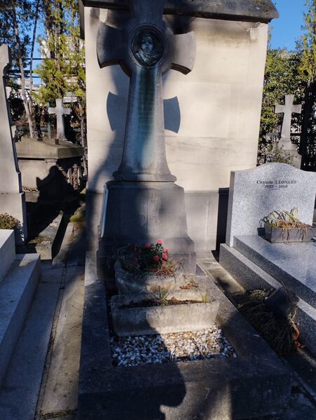 ملف:Jeanne Samary tombe.jpg