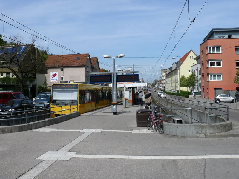 ملف:Stadtbahnhaltestelle Hedelfingen.jpg