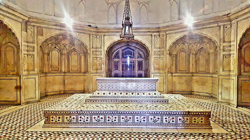 ملف:Damn Cruze 20180501 095857a.jpg