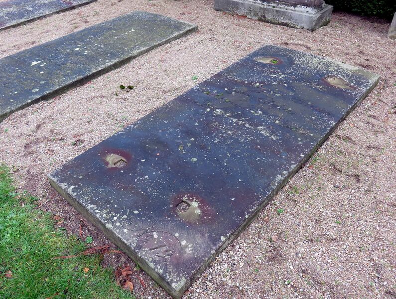 ملف:Grabmal Lebrun FriedhofOhlsdorf2.JPG