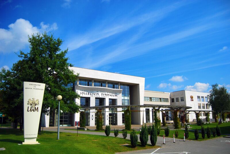 ملف:Collegium Europaeum Gnesnense.jpg