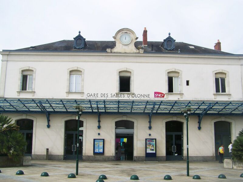 ملف:Gare des Sables d'Olonne.JPG