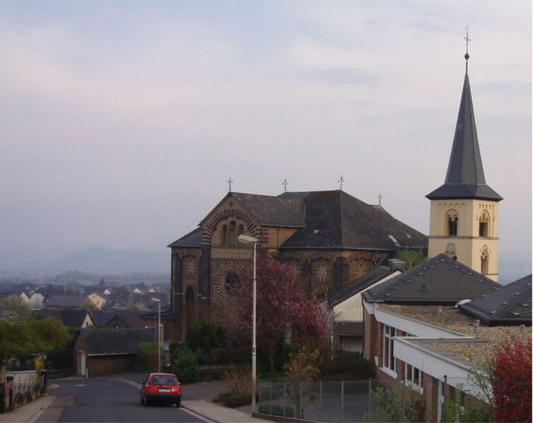 ملف:Nickenich Kirche.jpg
