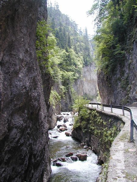 ملف:Trigrad-gorge-gruev.JPG