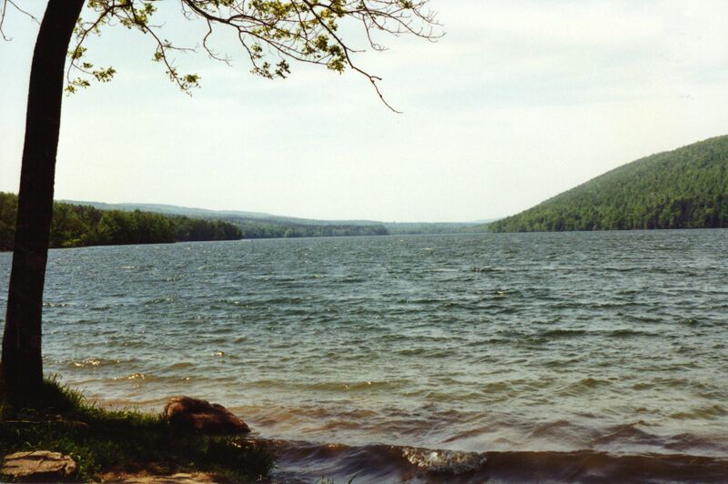 ملف:Canadice Lake.jpg