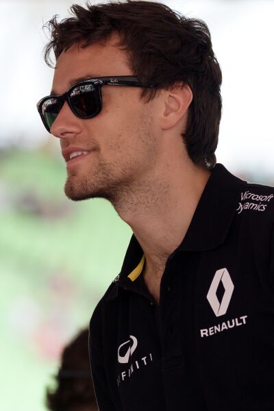 ملف:Jolyon Palmer 2016 Malaysia.jpg