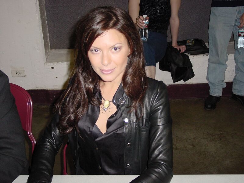 ملف:Kari Wührer.jpg