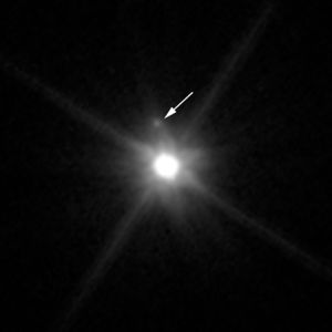 Makemake moon Hubble image with legend (cropped).jpg