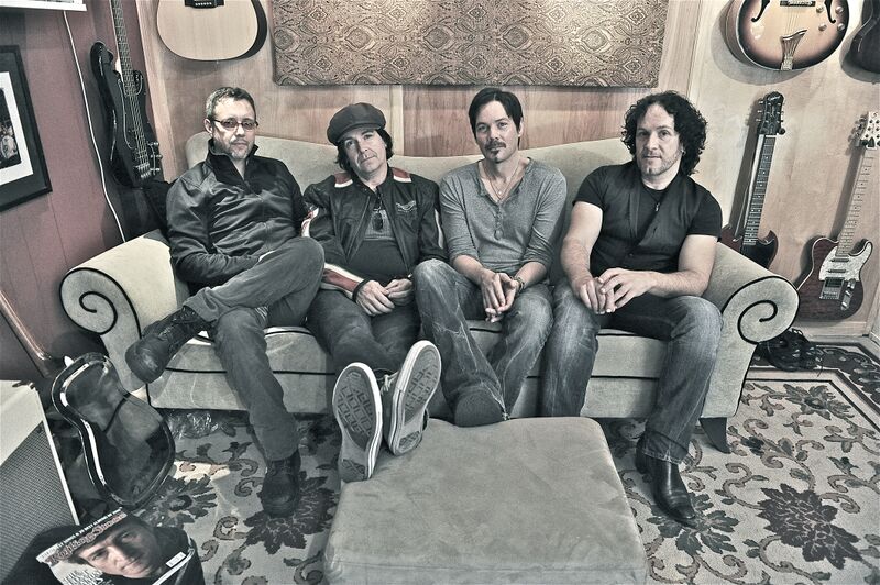 ملف:Riverdogs 2004.jpg