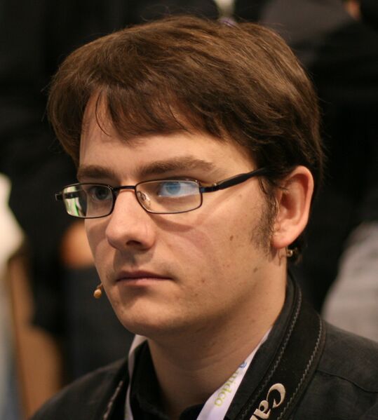 ملف:Simon Willison (2929211382) (cropped).jpg