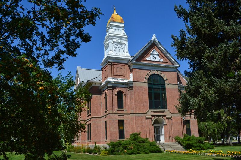 ملف:Choteau County Courthouse.JPG