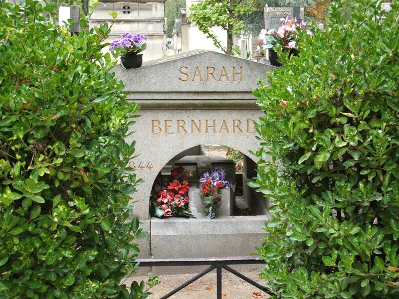 ملف:Sarah Bernhardt grave.jpg