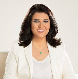 منى الشاذلي.jpg