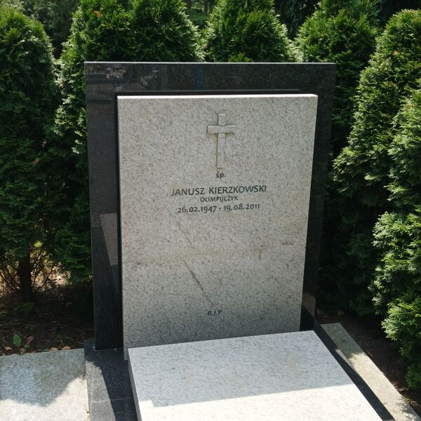 ملف:Grób Janusza Kierzkowskiego.jpg