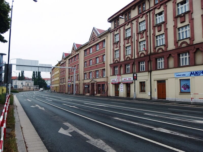 ملف:Hradec Králové, Resslova (2).jpg