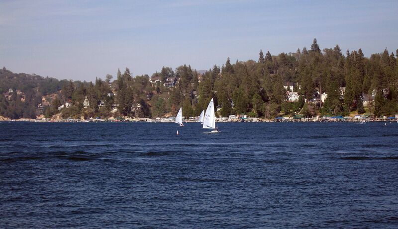 ملف:Lake Arrowhead 1.JPG
