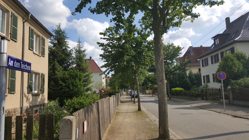 ملف:An den Teichen.jpg