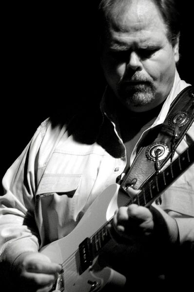 ملف:Buddy Whittington.jpg