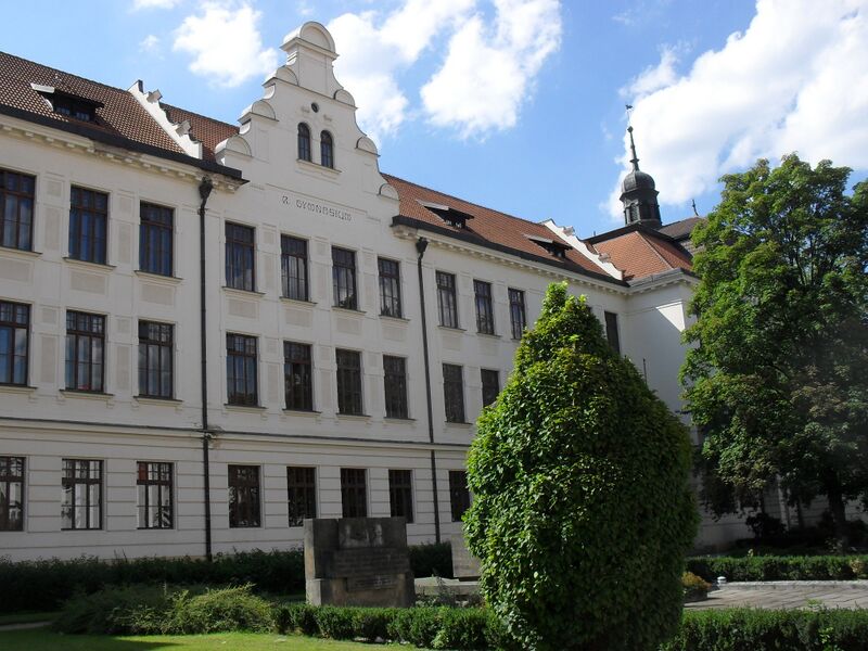 ملف:Benešov, gymnázium.JPG