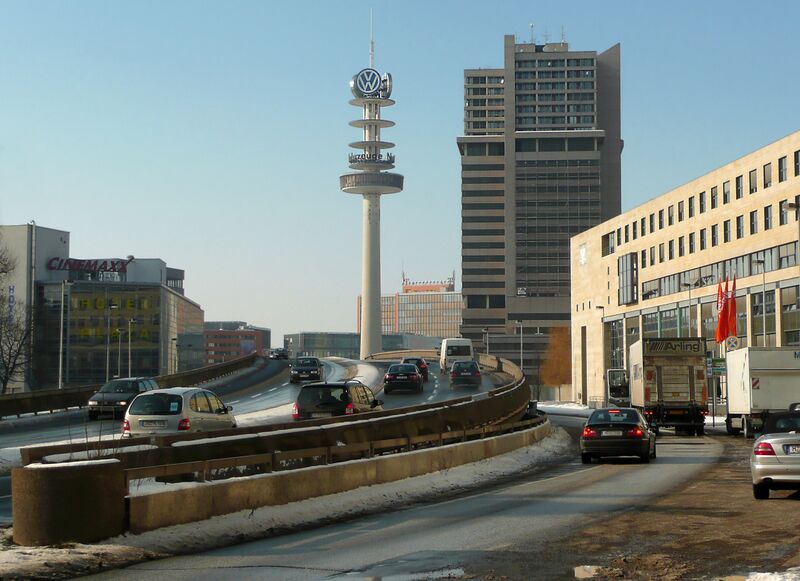 ملف:Berliner Allee Hochstrasse Ost.jpg