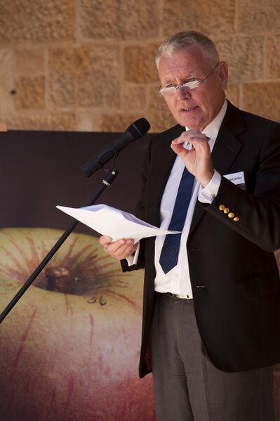 ملف:David Mabberley.jpg