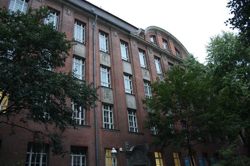 ملف:Friedrich-Werdersches-Gymnasium.JPG