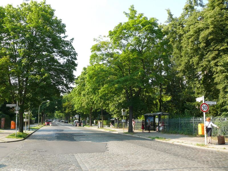 ملف:Lichterfelde Carstennstraße.JPG