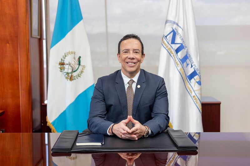 ملف:Ministro Alvaro Ricci.jpg