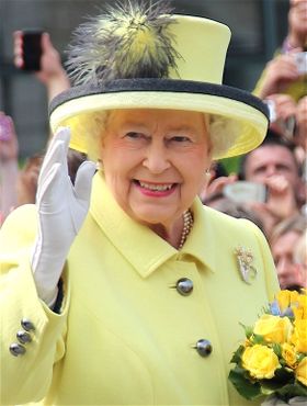 Elizabeth II in Berlin 2015.JPG