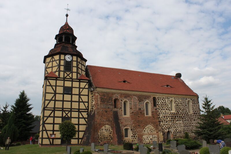 ملف:Kirche in Löben 1.JPG