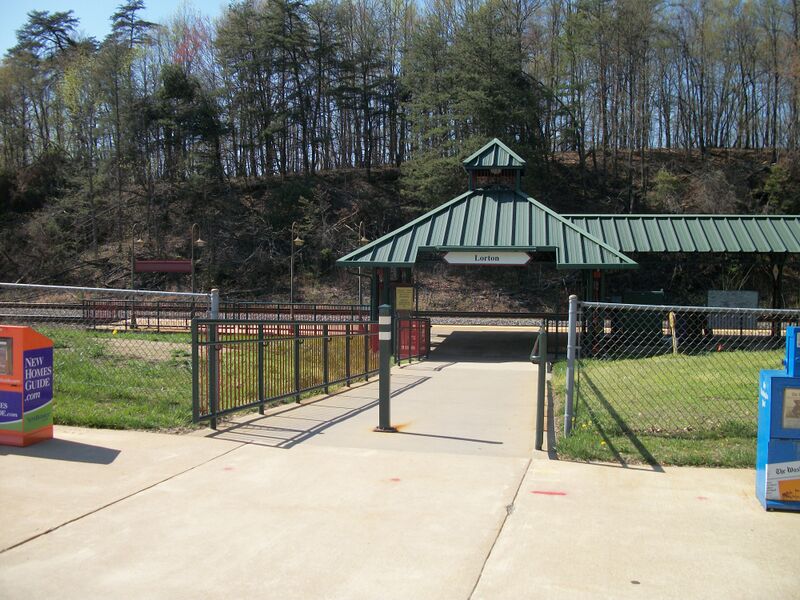 ملف:Lorton VRE Station-1.JPG