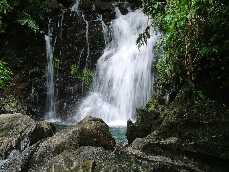 ملف:Cachoeira Reserva Petar.JPG