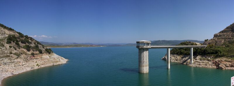 ملف:Embalse Guadalcacin.jpg