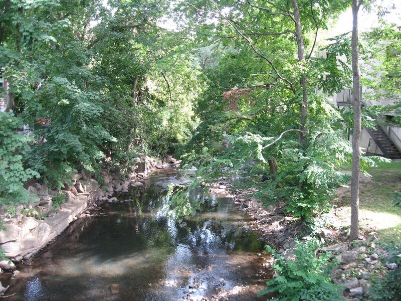 ملف:Mamaroneck River jeh.JPG