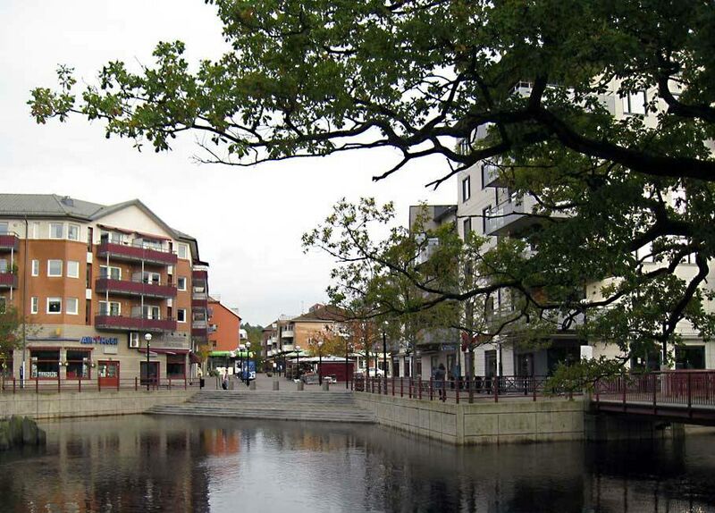 ملف:Molnlycke-centrum.jpg
