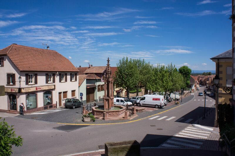 ملف:Place Saint-Rémy.jpg
