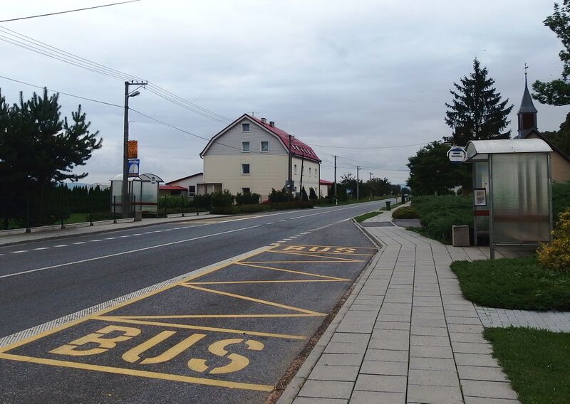 ملف:Pusté Jakartice, silnice.JPG