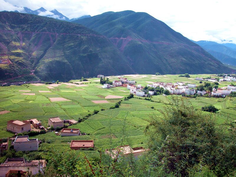 ملف:乡城 - panoramio.jpg