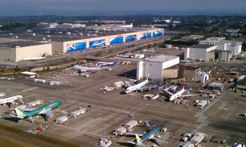 ملف:Aerial Boeing Everett Factory October 2011.jpg
