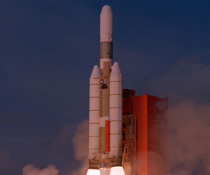 ملف:DF-SC-84-05192 cropped (cropped).jpeg