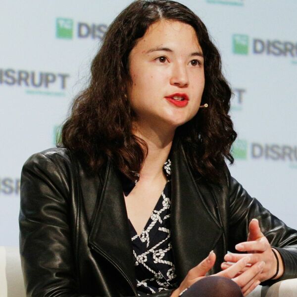 ملف:Laura Deming.jpg