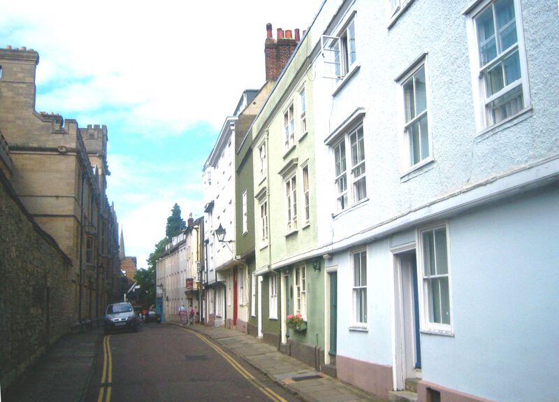 ملف:Ship Street houses.jpg
