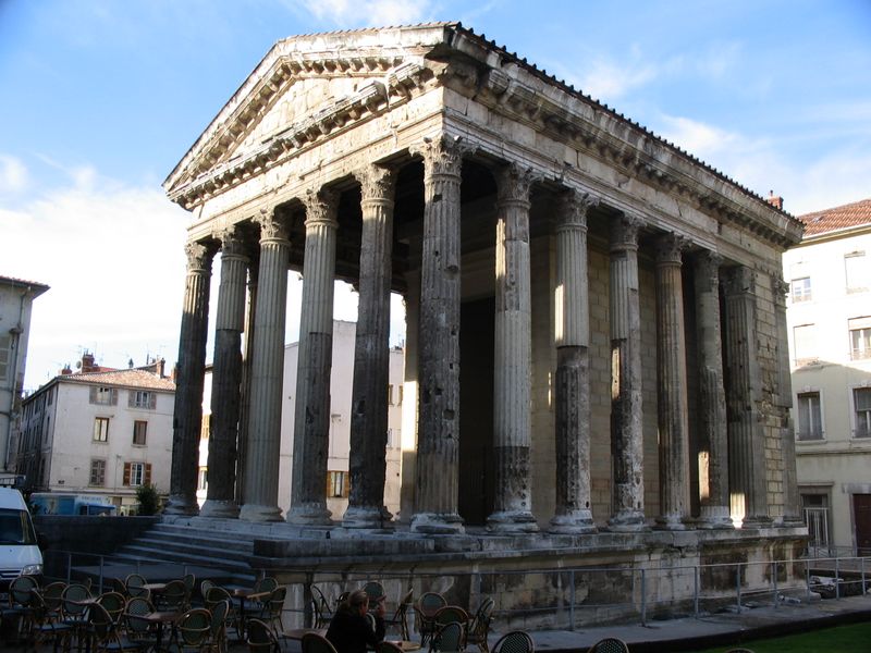 ملف:Vienne-RomanTemple2.JPG