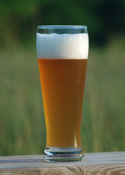 ملف:Weizenbier-ukko.jpg